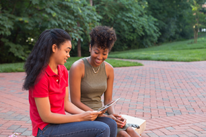 College Students Using Bible App On iPad college-students-using-bible-app-on-ipad
