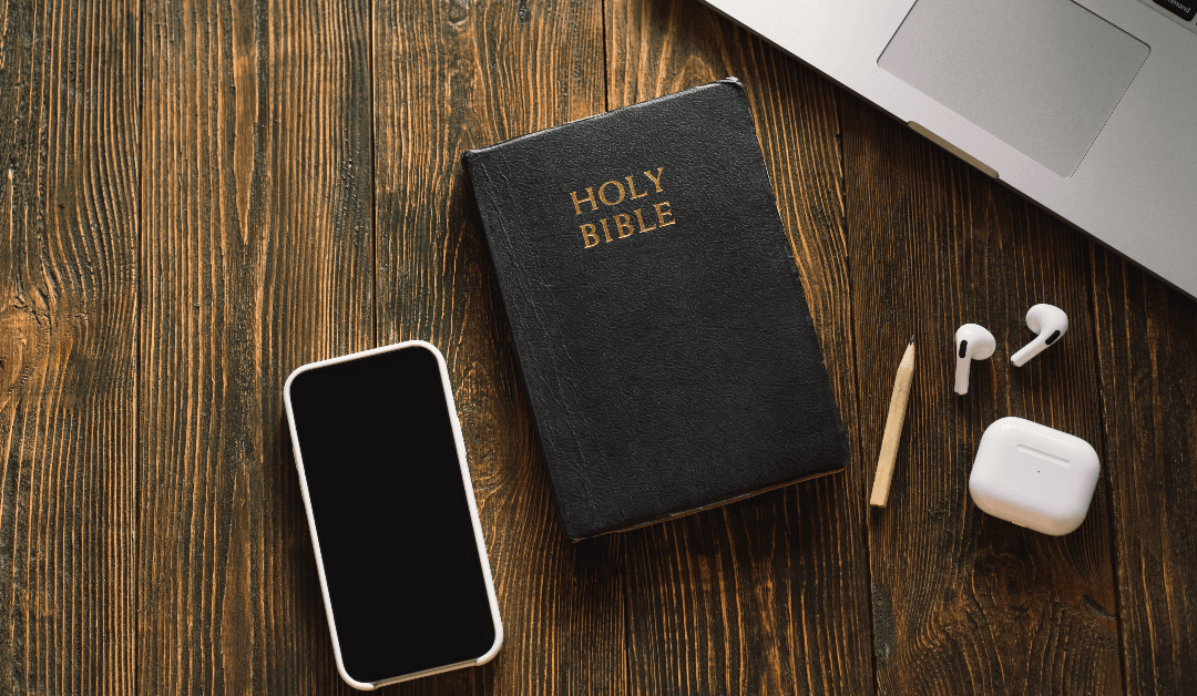 Mobile Bible: The Ultimate Guide On Reading The Bible On Your Phone Everyday!