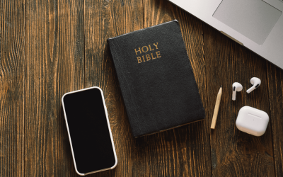 Mobile Bible: The Ultimate Guide On Reading The Bible On Your Phone Everyday!